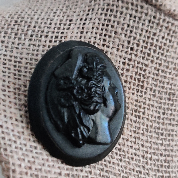 Antique Victorian Whitby Jet Bog Oak Mourning Brooch - Picture 13 of 16